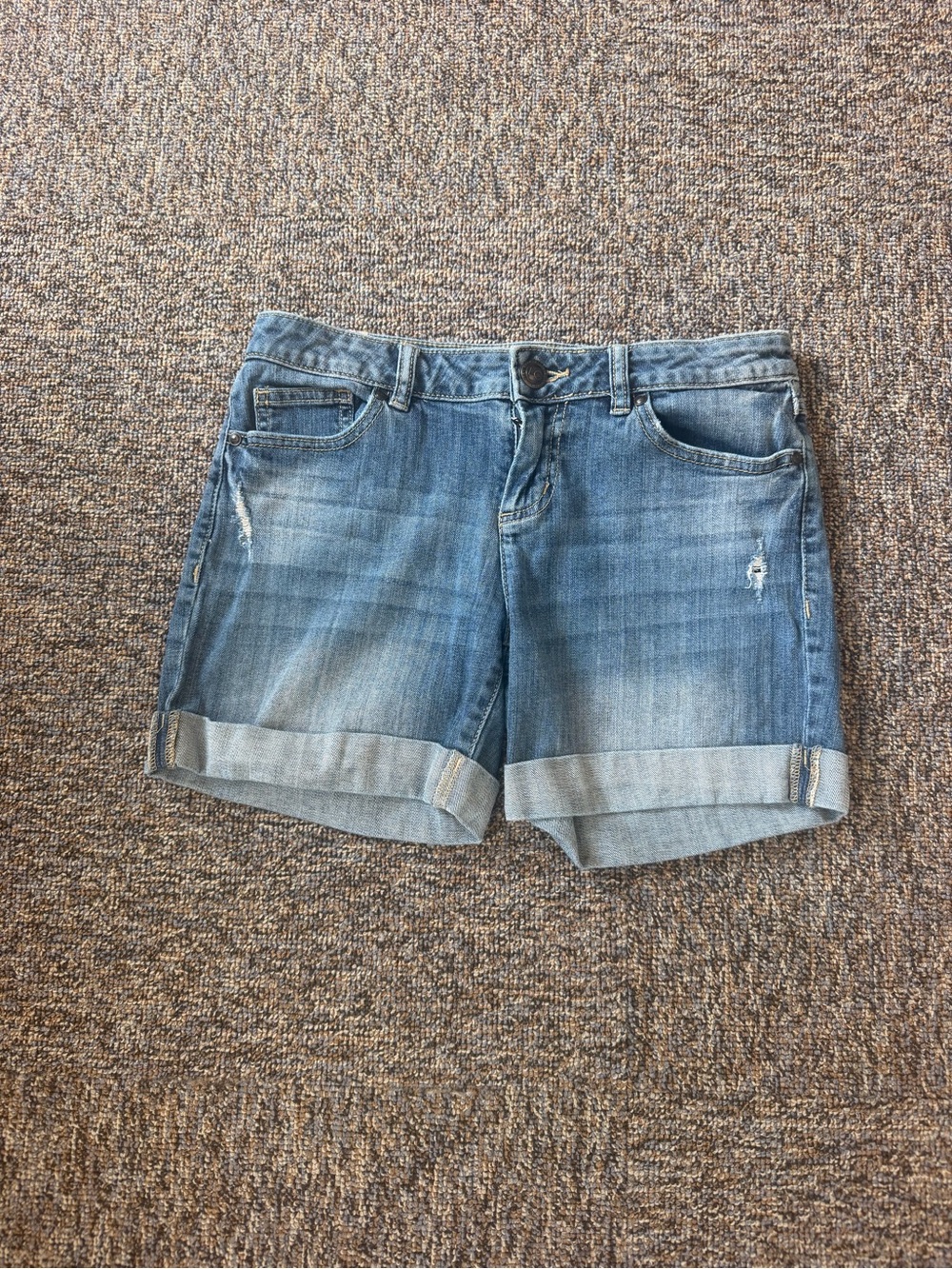 LC Lauren Conrad Light Blue Rolled Cuff Denim Shorts Size 6 - Picture 2 of 8